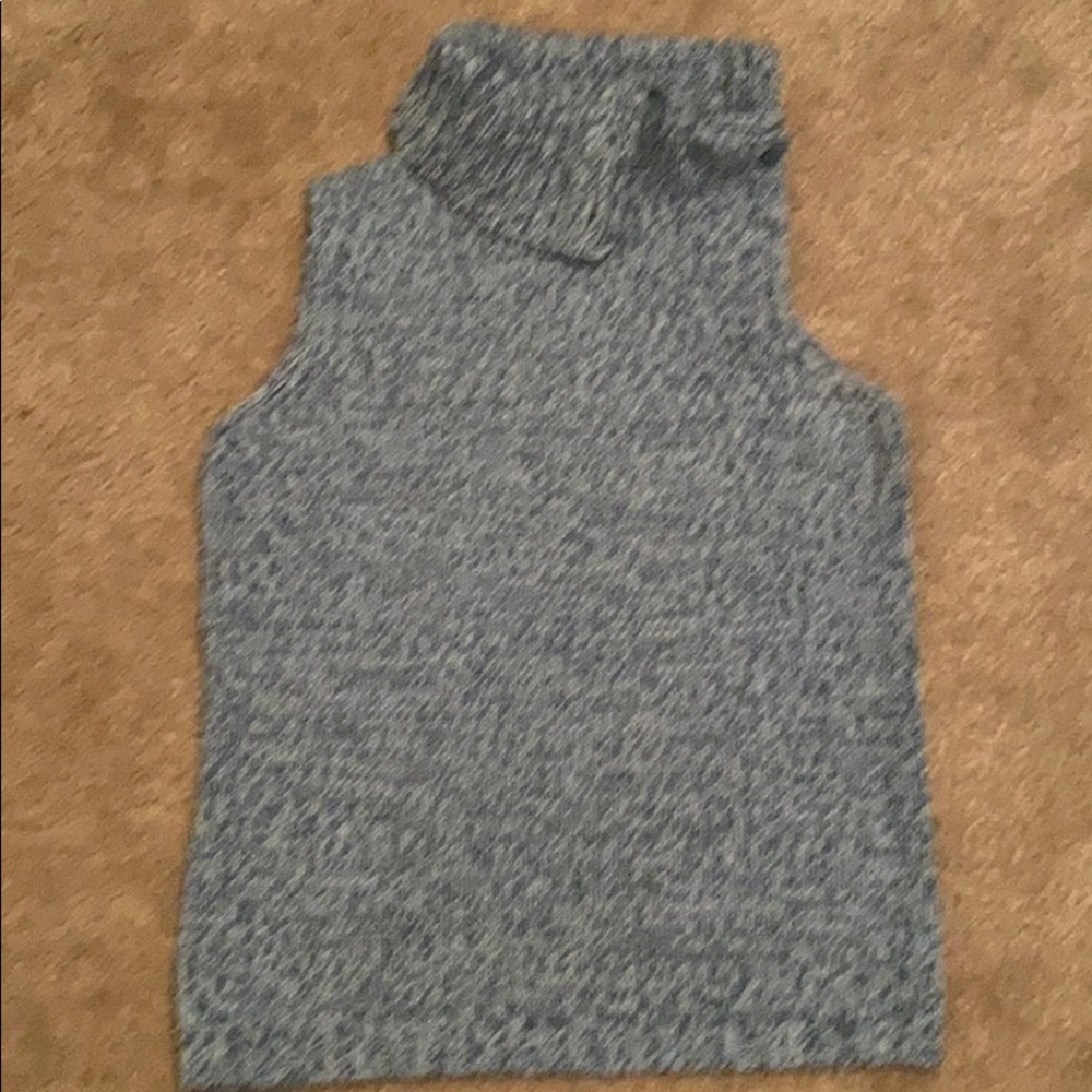 Turtle neck Sleeveless sweater
